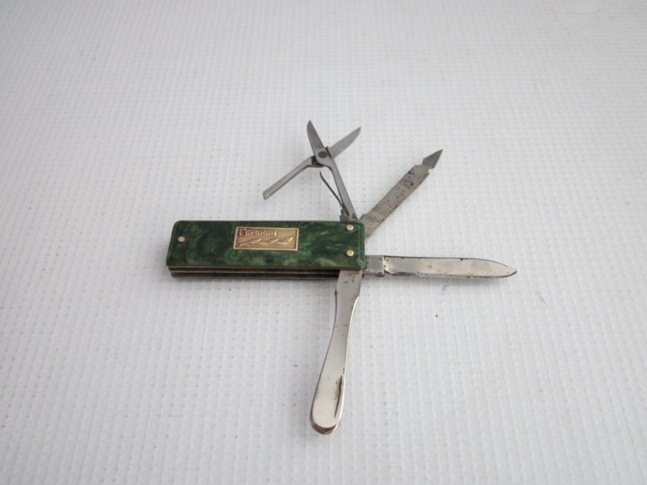 Примерно такой был мой советский Викторинокс. Только чёрный.