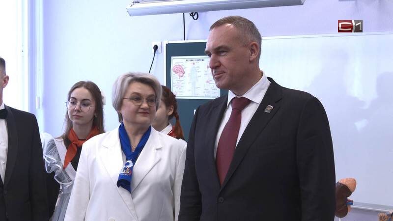    Губернатор Югры посетил социальные объекты Сургута
