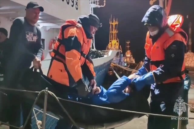    Судно с Михаилом Пичугиным случайно заметили рыбаки Фото: Пресс-служба Дальневосточного регионального центра МЧС РФ/ МЧС