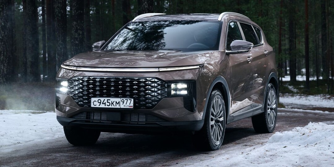 Семиместный кроссовер «дочки» Chery стал доступнее в России. Сколько стоит Soueast S07 2026 года