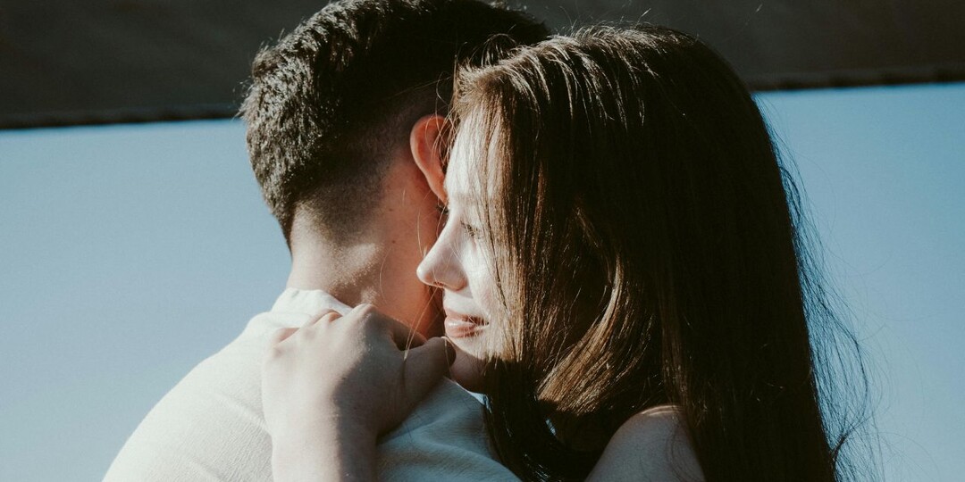 – Катя, не забывай, где я тебя подобрал! – муж изменил в нашей спальне. Часть 8