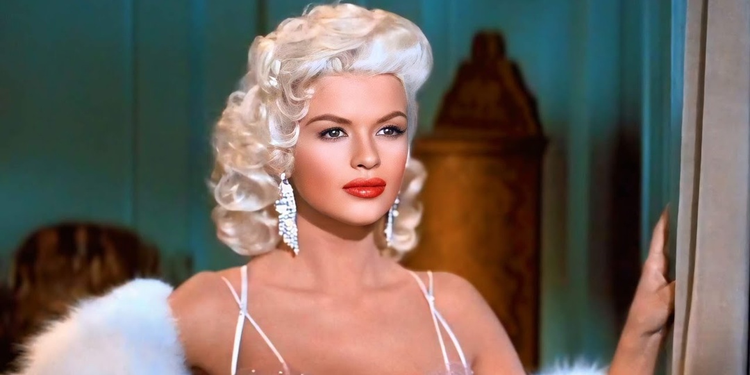 Джейн Мэнсфилд. Яркая и недолгая жизнь платиновой блондинки Голливуда 50-х.⁠