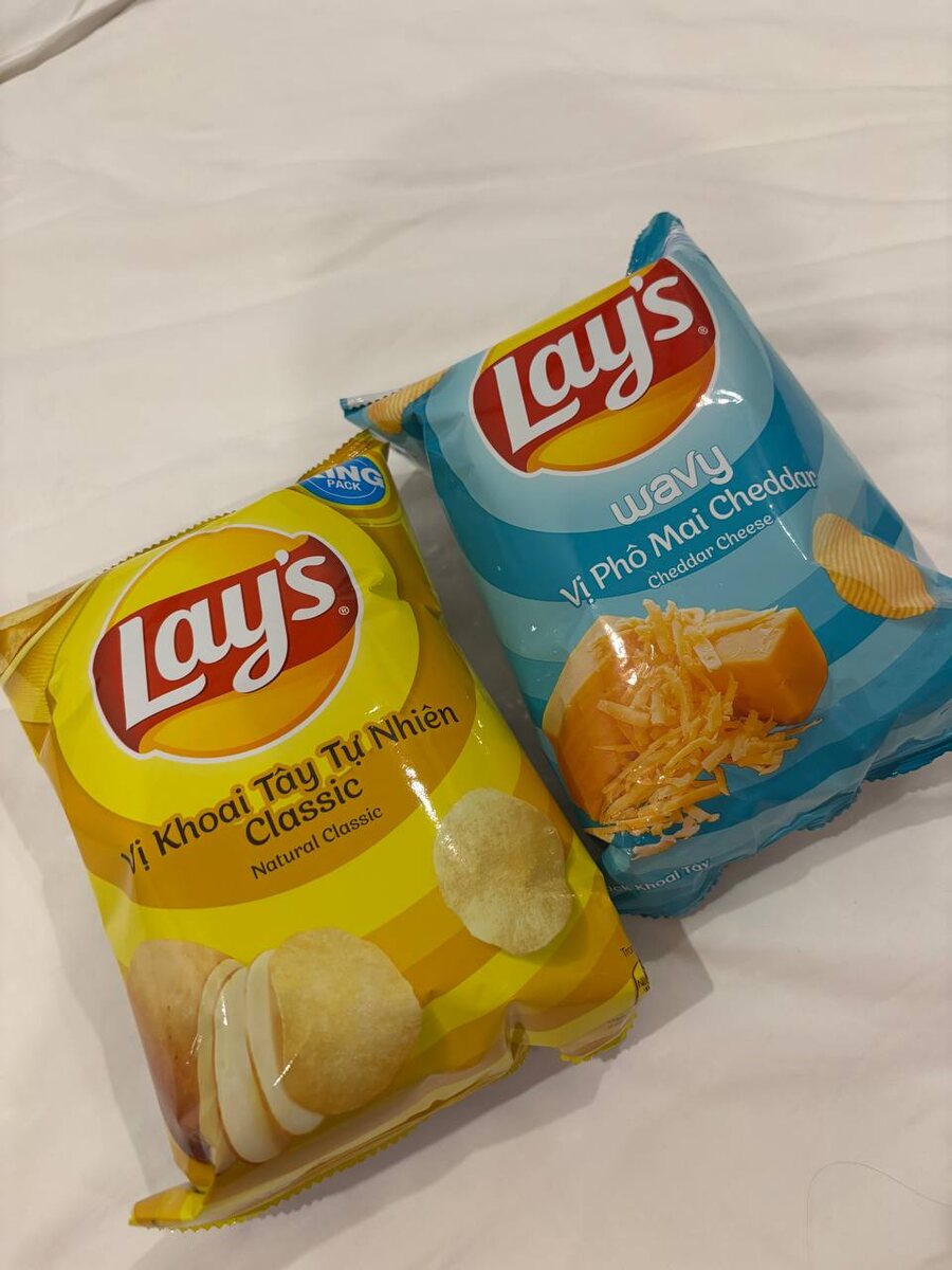 чипсы, на удивление - классические оказались самыми вкусными