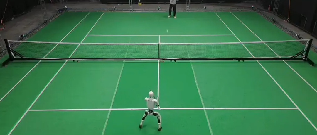 В Китае робот-гуманоид научился играть в теннис