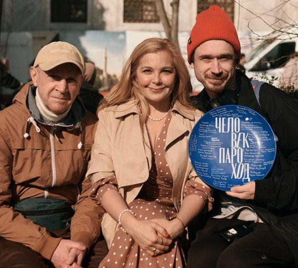 Тимофей Трибунцев и Ирина Пегова снимаются в комедии «Человек-пароход» Ивана Соснина