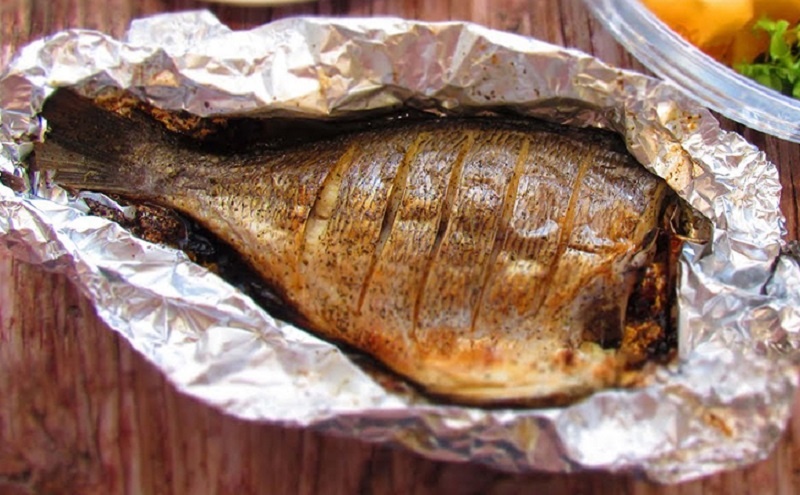 Рыба, как из ресторана: нежнейшая запечённая в фольге с ароматным маринадом за 40 минут