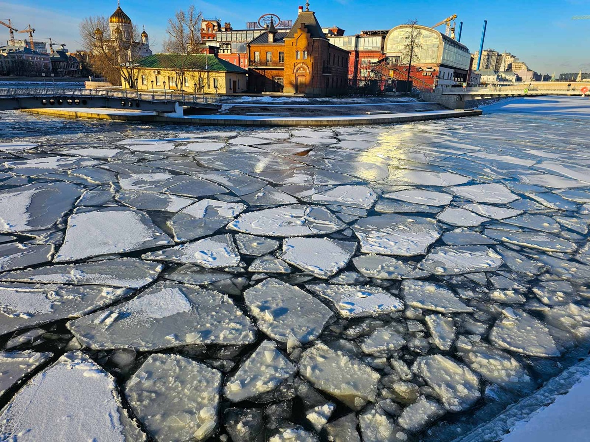Москва. Стрелка острова Балчуг