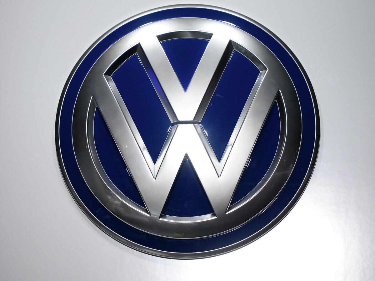    #Эмблема Volkswagen© РИА Новости . Владимир Астапкович