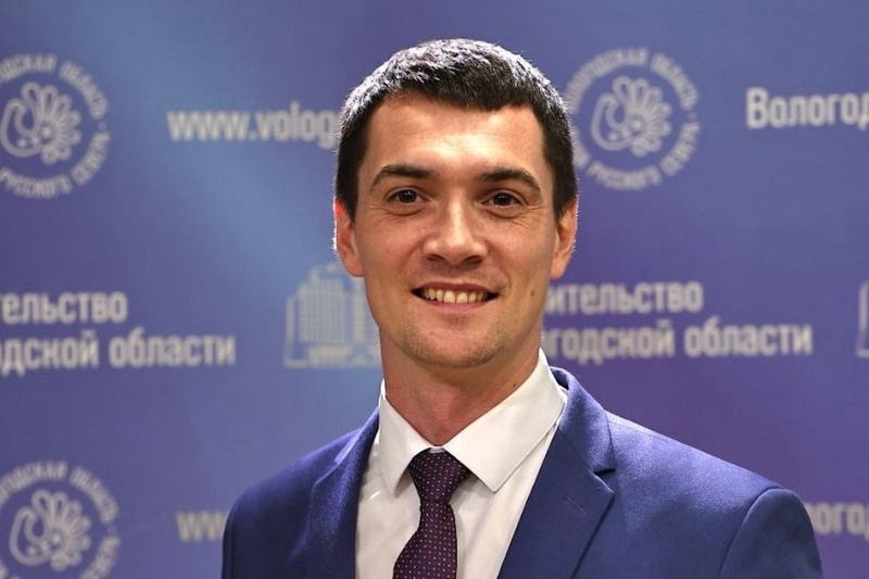    Сенатор Роман Маслов прокомментировал закон о запрете продажи топлива подросткам. Он вступил в силу с 1 марта.