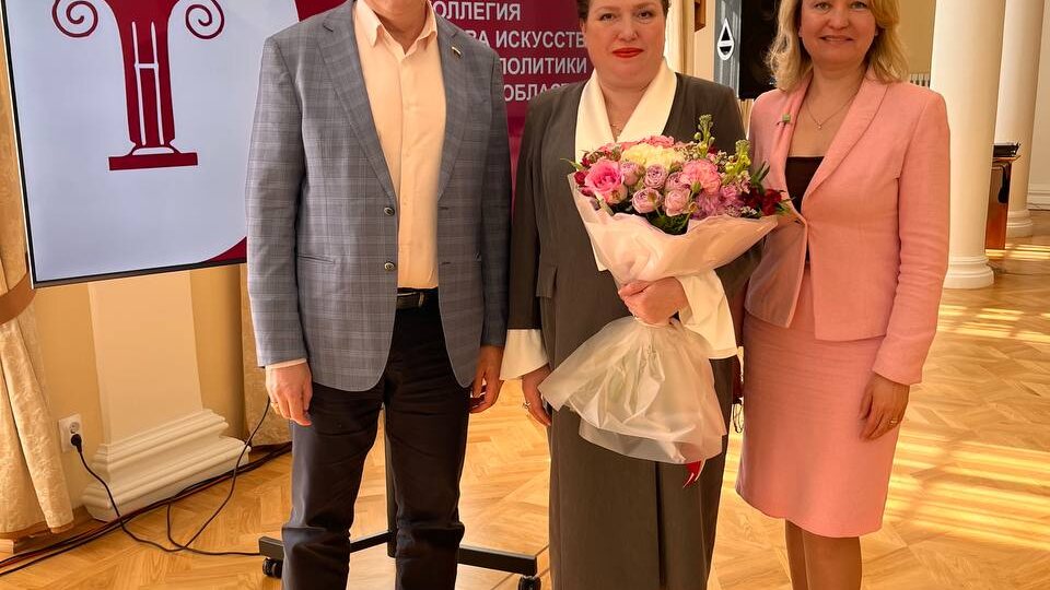 Дорогие друзья, кто делает этот мир добрее и светлее! С праздником, с Днем работника культуры