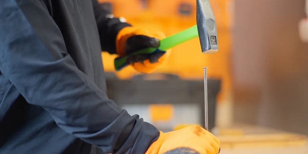 Что лучше: гвоздь или саморез?