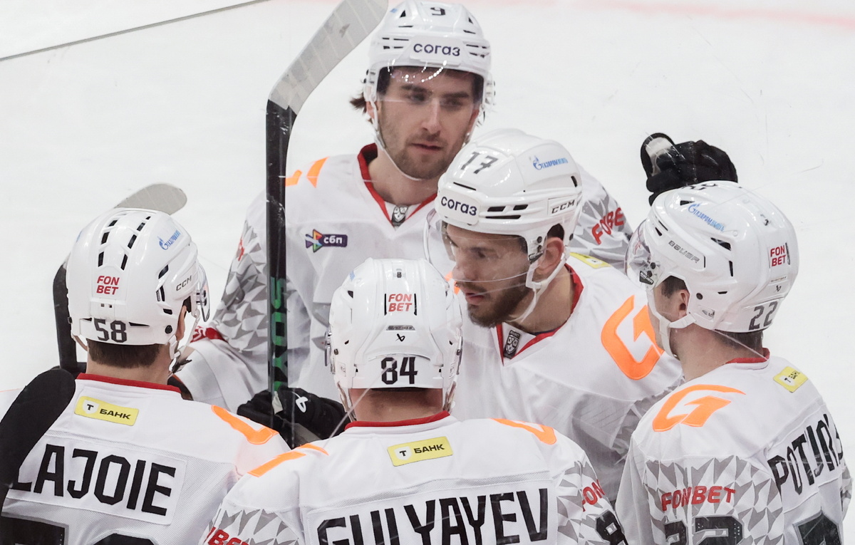    Хоккеисты "Авангарда"  Валерий Шарифулин/ТАСС