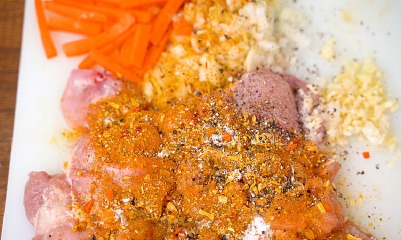 Плов в рукаве: рассыпчатое чудо в духовке за сорок минут