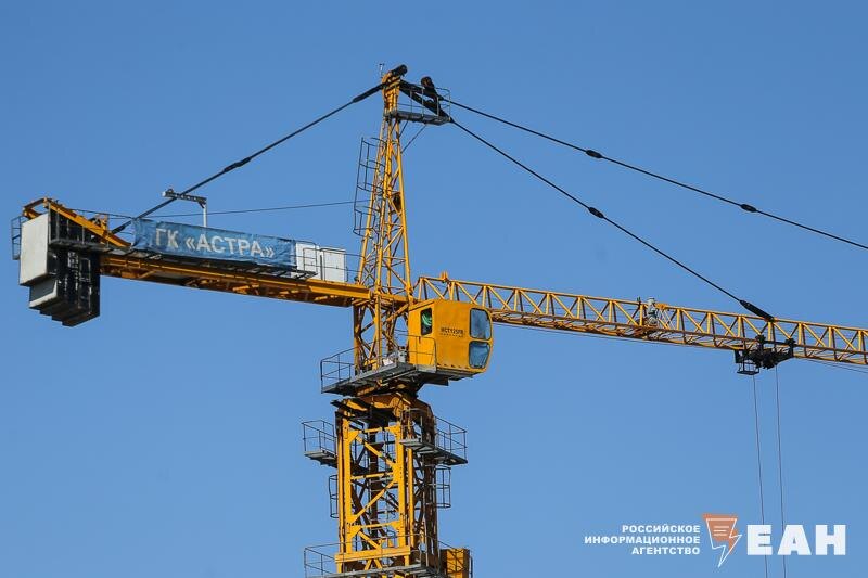    ЕАН. Строительный кран