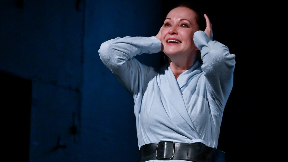 "Очаровательная русалочка": 58-летняя Ольга Кабо показала фигуру в купальнике