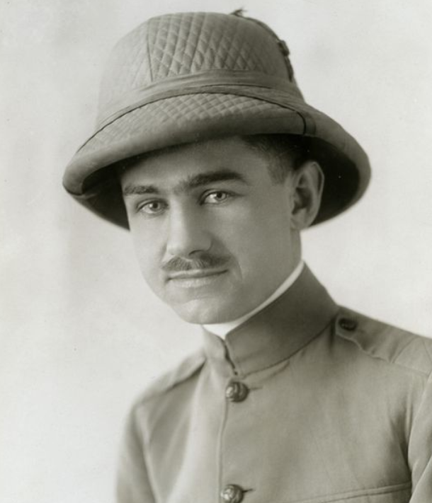 Т.Лоуэлл в 1918 году