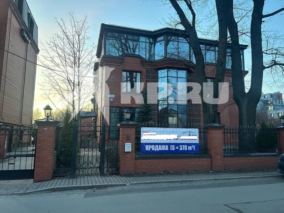    Дом пустует минимум три года. Юлия СТАЛИНА