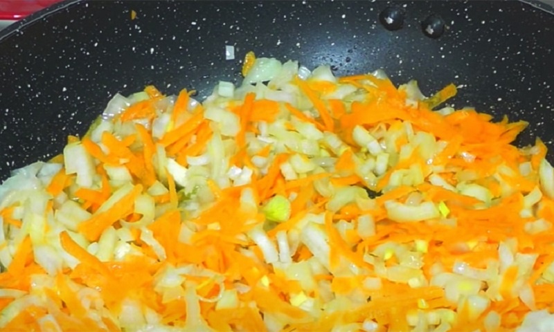 Польский капустняк: густой суп с квашеной капустой и пшеном, который удивит вкусом