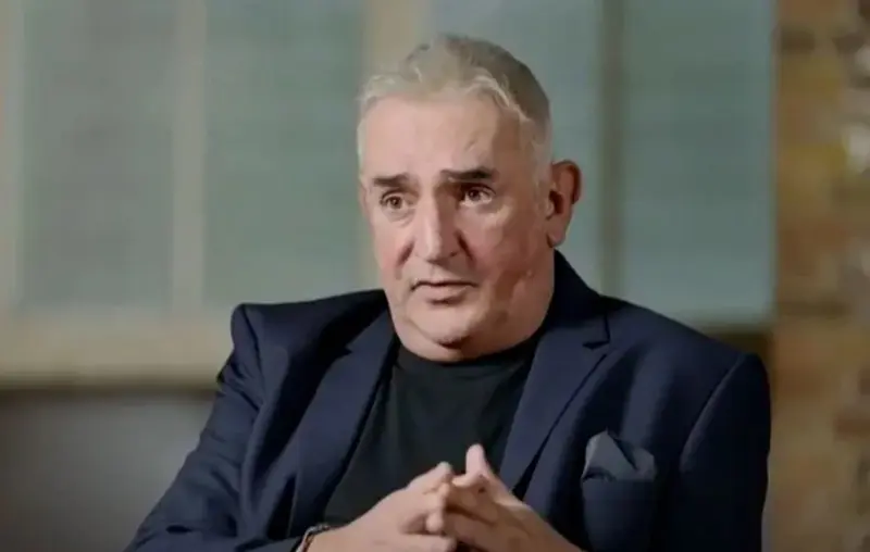 Гэвин Барроуз