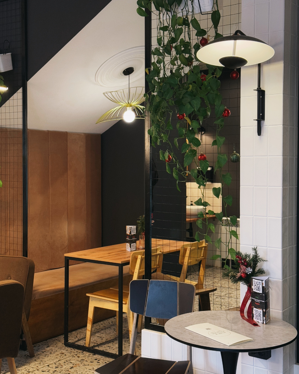 Энгельс, Коммунистическая, 42