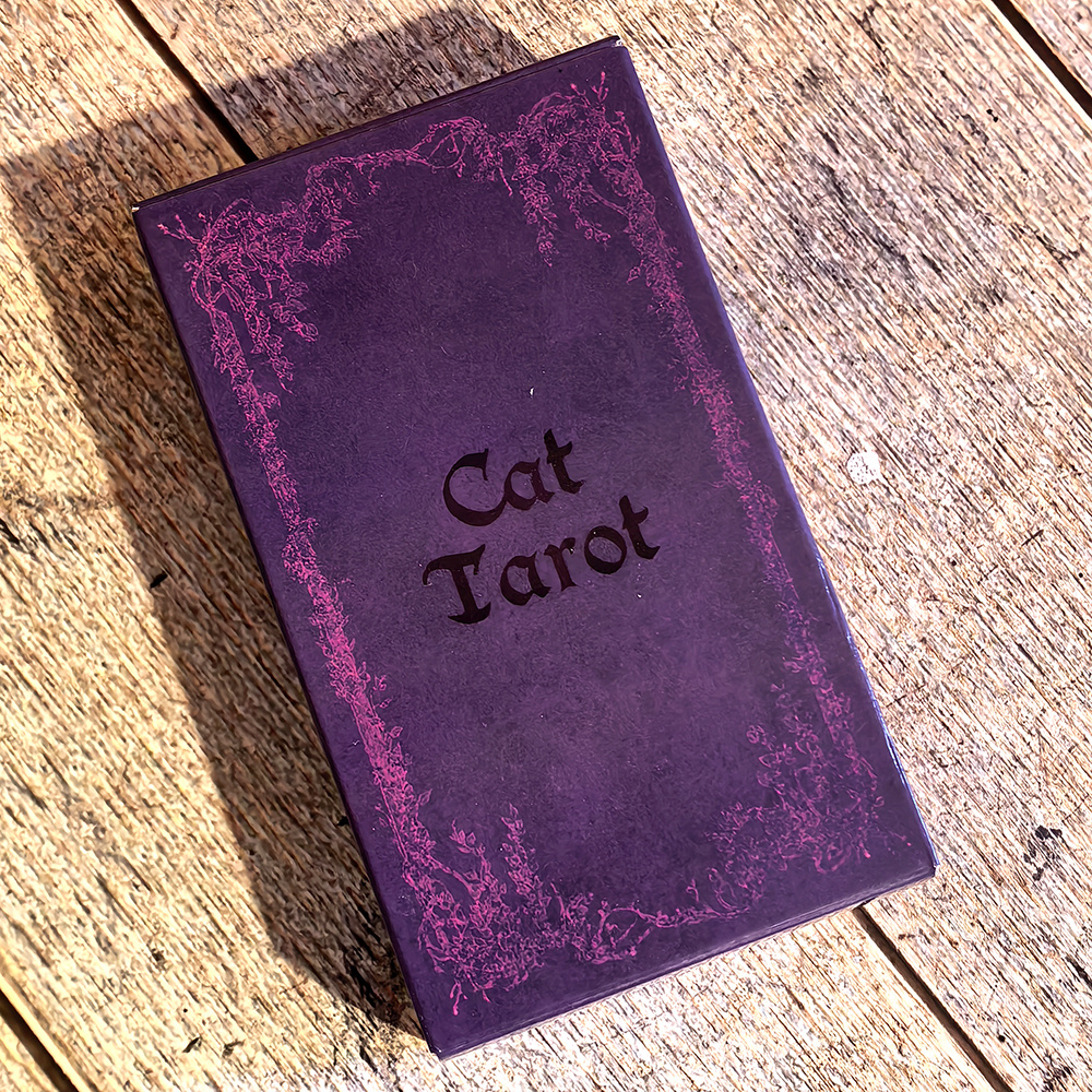 Cat Tarot: дизайн коробки, пиратский вариант (фото моё)