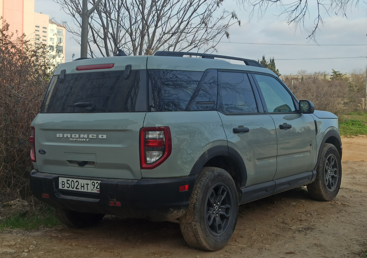 Моя фотка: Ford Bronco Sport на Античном проспекте в Севастополе (2026, сзади)