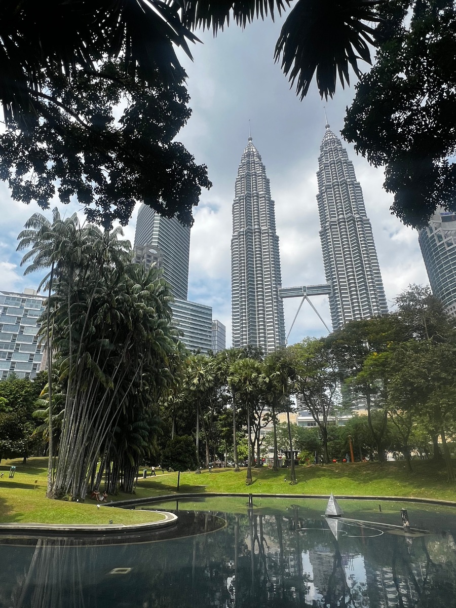 Центральный парк — отличное место, чтобы охладиться, ведь температура в городе круглый год 30-33 градусов с плюсом! Фото: Ольга Смирнова