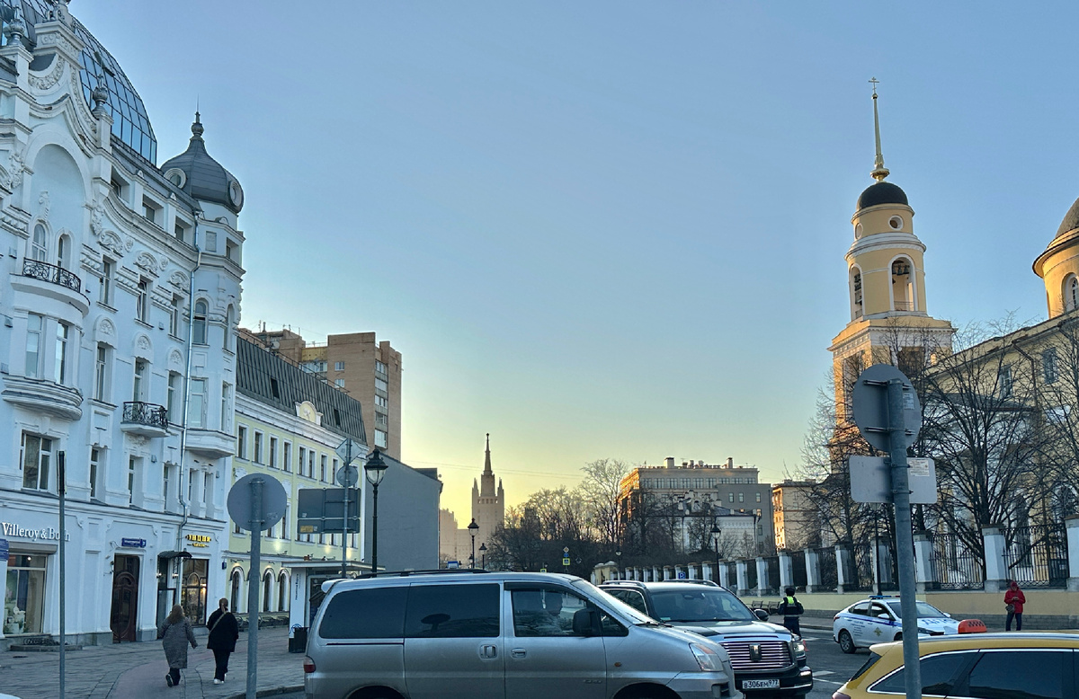 Фото сделано мной по дороге к Арбату