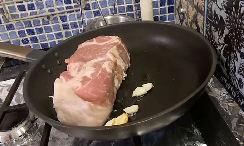 Свинина в медово-соевом соусе: секрет мягкости и незабытого вкуса