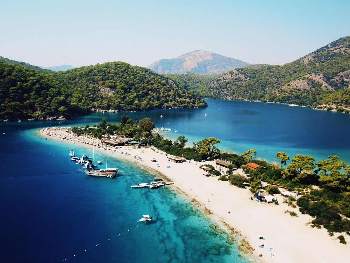 Фото: Artem Bryzgalov / Unsplash