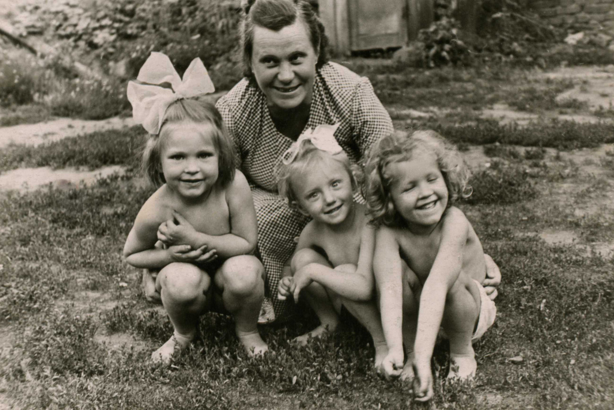 "Веселая компания", 1958 год. Фото: В.Скворцов.
