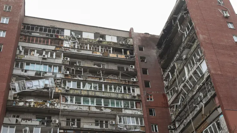 В результате удара по Днепру пострадал многоэтажный дом