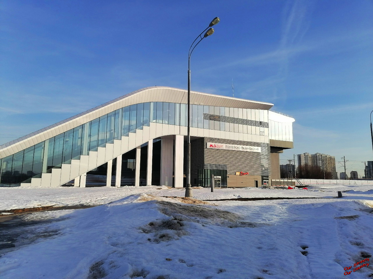 Вход со стороны метро