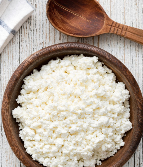 Осторожно, творог: врач объяснила, кому он может навредить