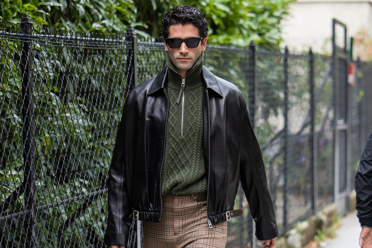     Мужская мода «повзрослела»: как одеваться мужчине весной 2026 в стиле небрежной элегантности