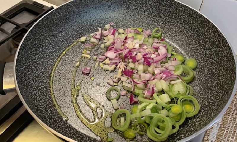 Лагман из курицы: неординарный вкус в классическом блюде