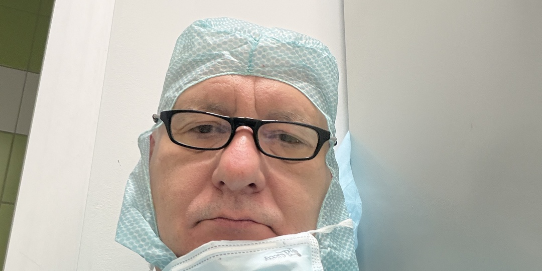 А СУСТАВЫ ВСЁ СЫПАЛИСЬ, И СЫПАЛИСЬ…