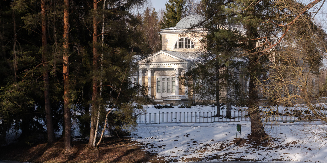 Павильон Роз в ожидании весны.