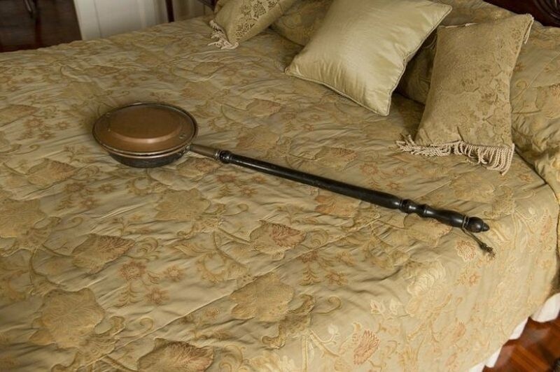 Так выглядела грелка в то время