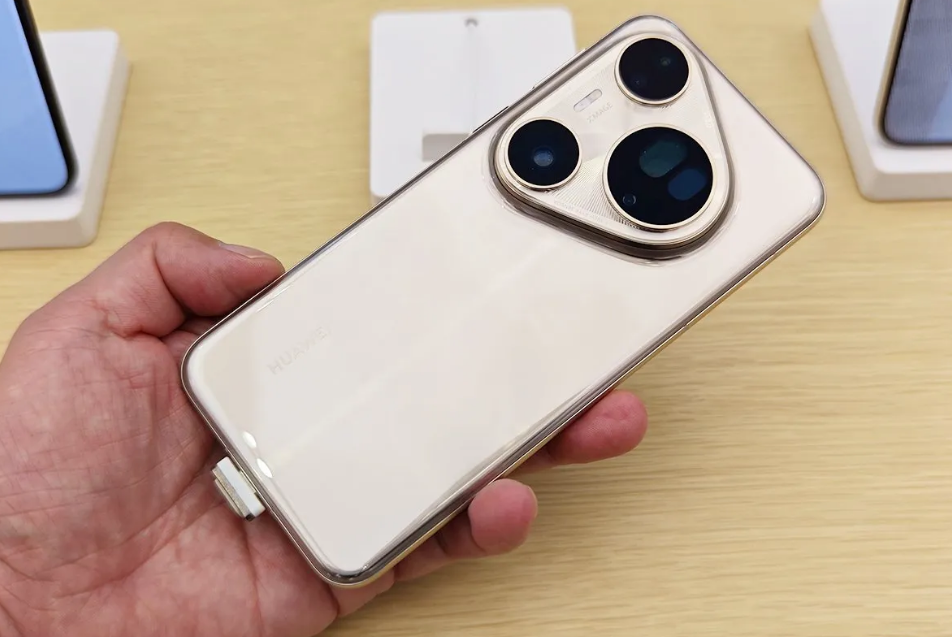 1-е место — Huawei Pura 80 Ultra (Хуавей Пура 80 Ультра) — 175 баллов