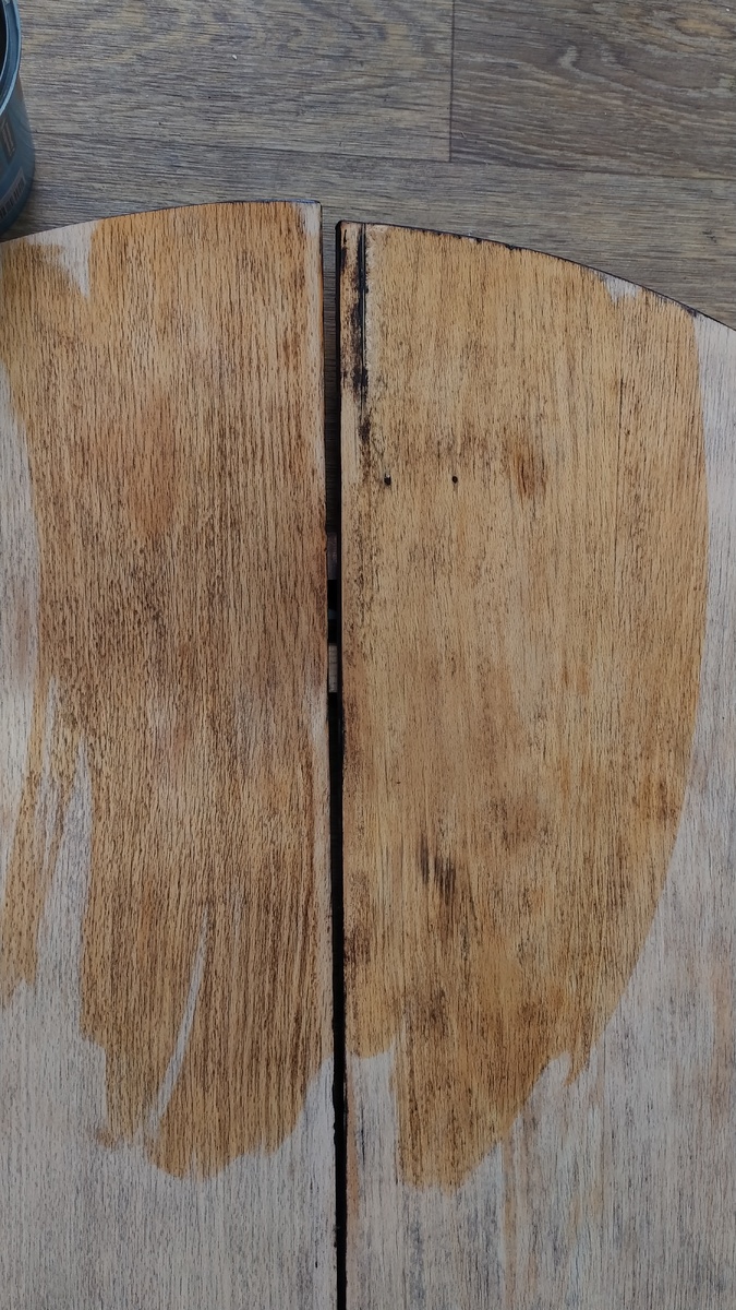 так выглядит бук после снятия темного тона: все равно остаются темные включения, впитавшиеся в капилляры шпона