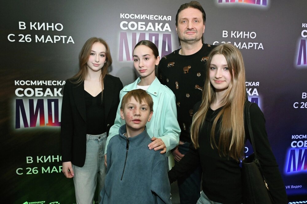  Эдгард Запашный с четырьмя детьми. Фото: рИА Новости/ Екатерина Чеснокова