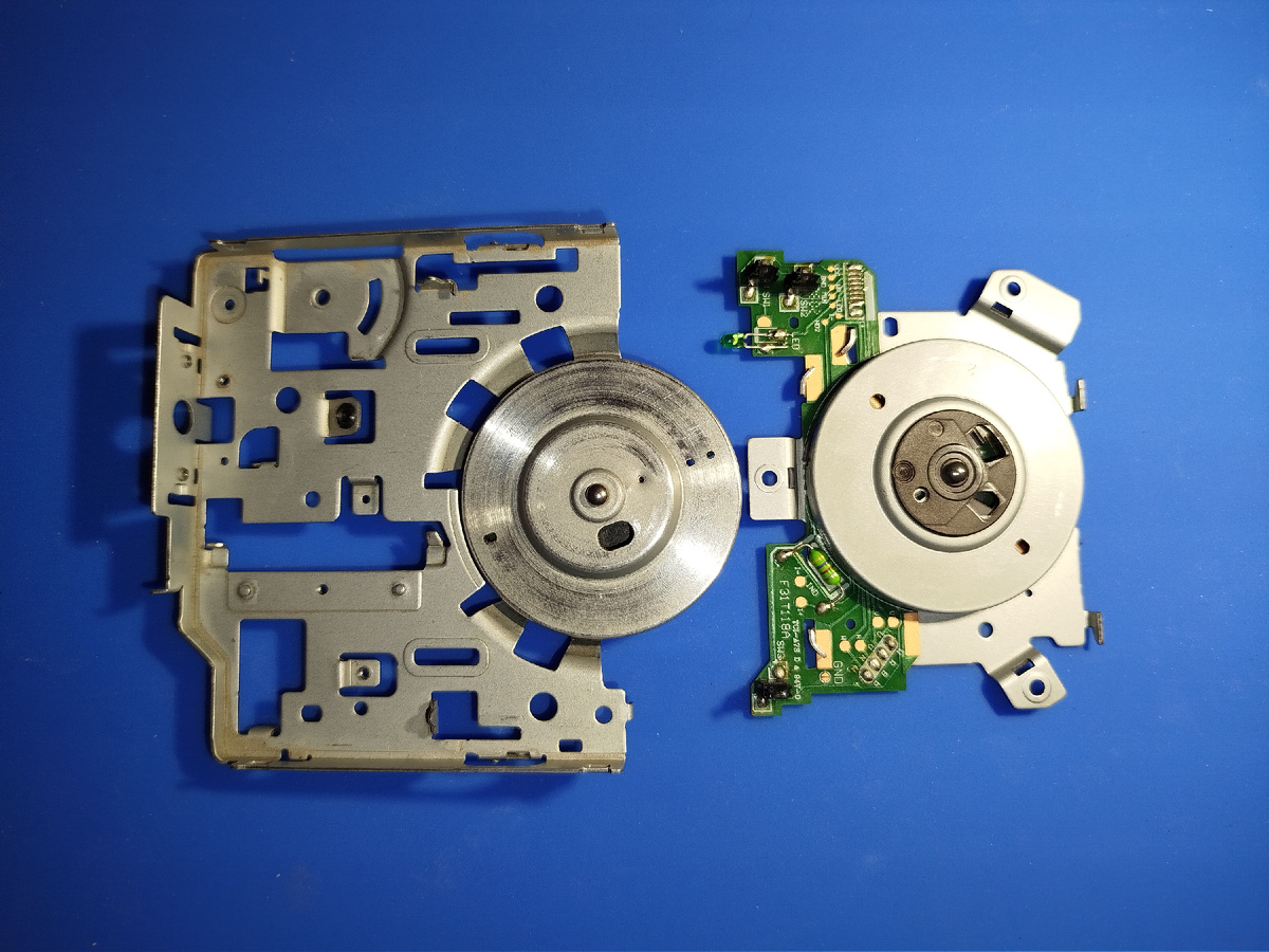 BLDC двигатели из 3.5 дюймовых флоппи дисков.