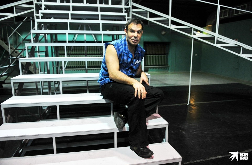    Ефим Шифрин превратился в эдакого «терминатора» с рельефным торсом и железными бицепсами Сергей ШАХИДЖАНЯН