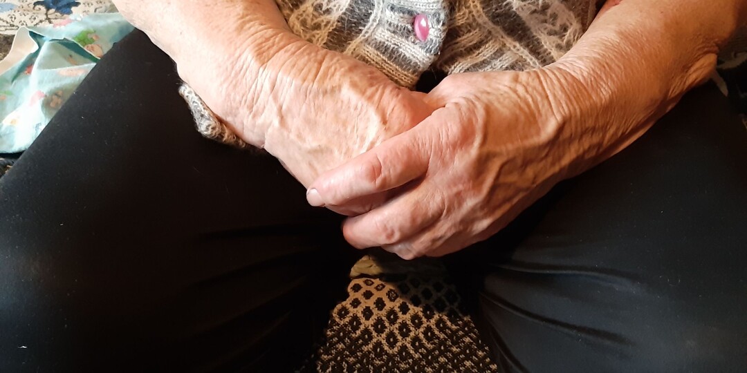 Пенсия после 80 лет: размеры выплат и доплат в 2026 году