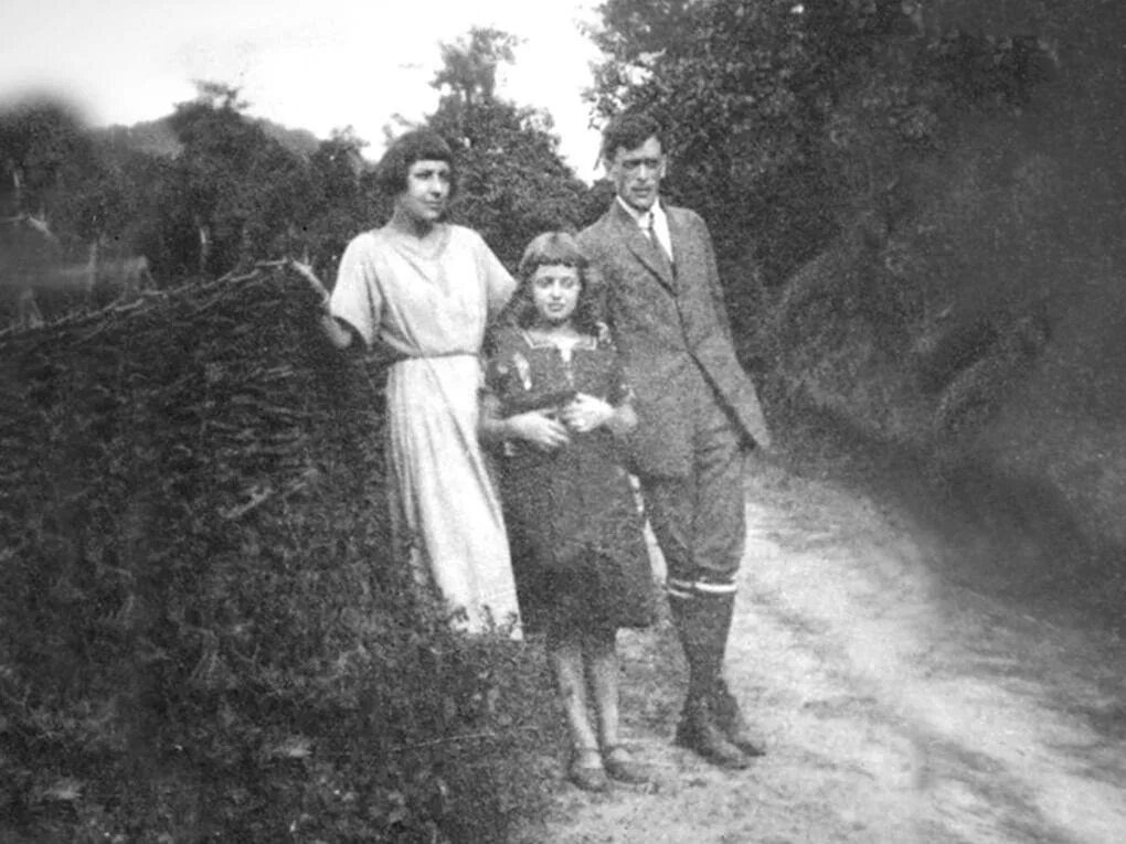 Марина Цветаева, Ариадна и Сергей Эфрон. Чехия, 1922