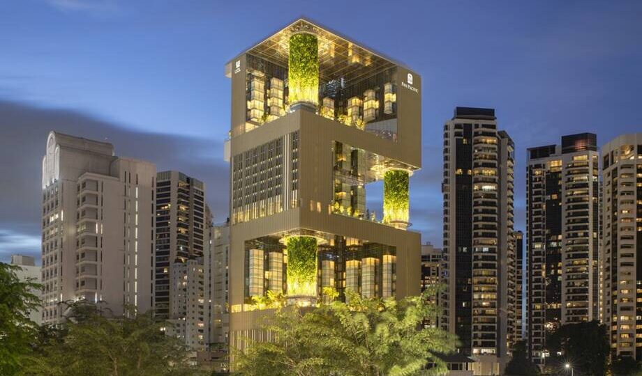 14 кадров сингапурского отеля, который захватила природа