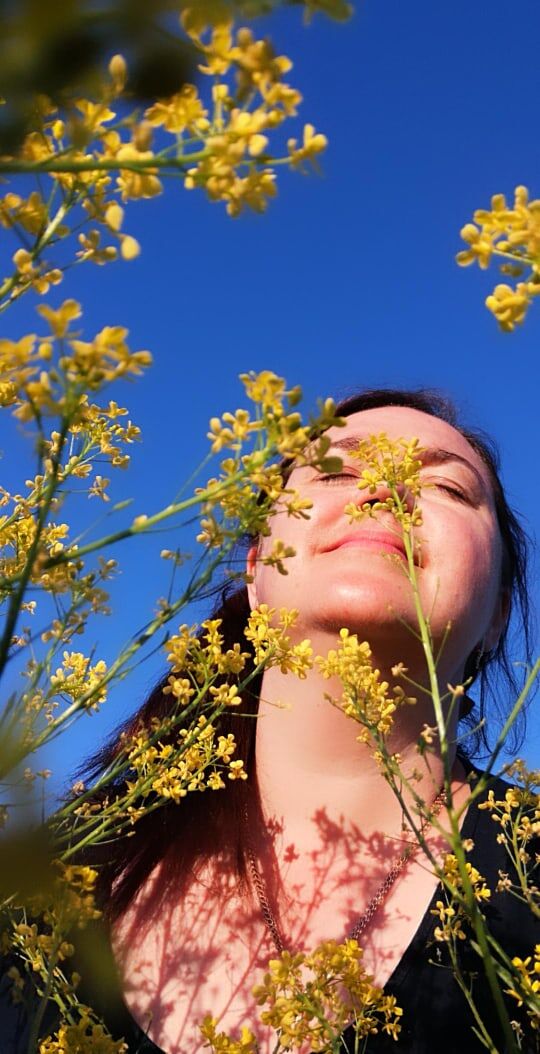 Я Саша! В этом году у меня будет первый огородный сезон в нашем доме! Думаю, куда что посадить и как лучше использовать землю. 