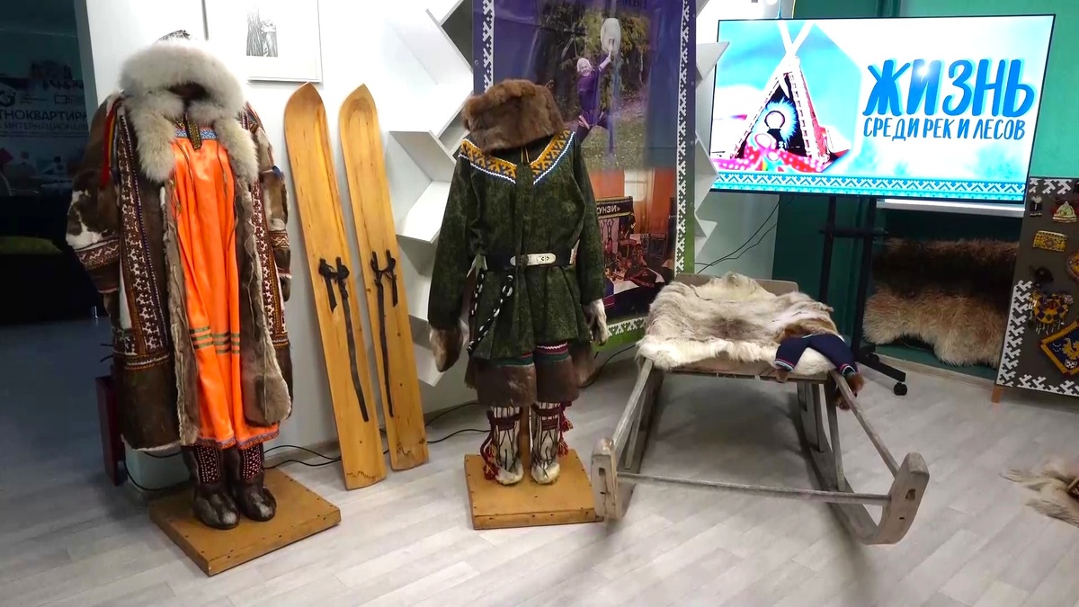    Столетнюю ложную косу выставили в библиотеке Нижневартовска