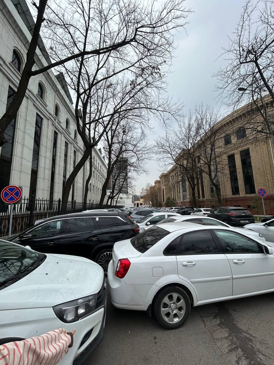 Парковка в центре Ташкента